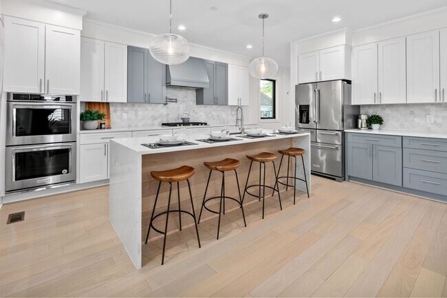 Foto del edificio - 10620 Parkwood Dr