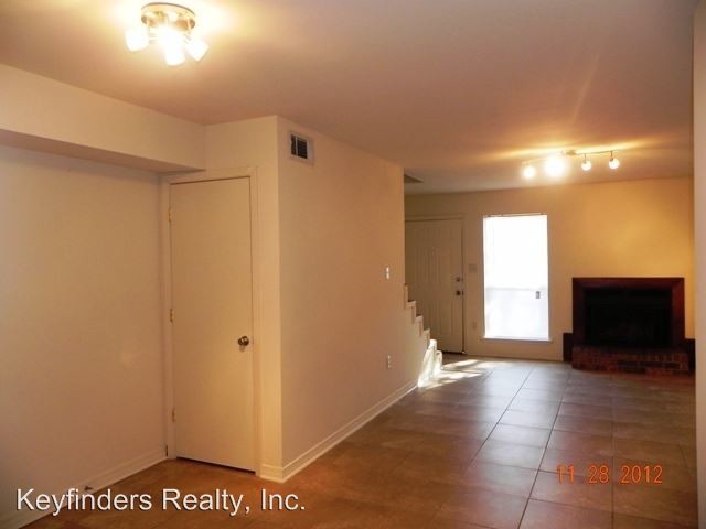 Building Photo - 3044 Toulon Dr
