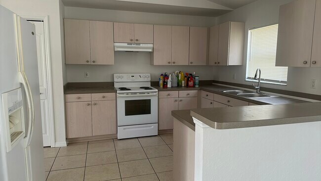 Foto del edificio - 1437 Hastings Rd