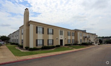 Building Photo - Highland Hills