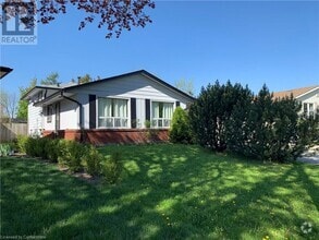 Building Photo - 86 Birchcliffe Crescent
