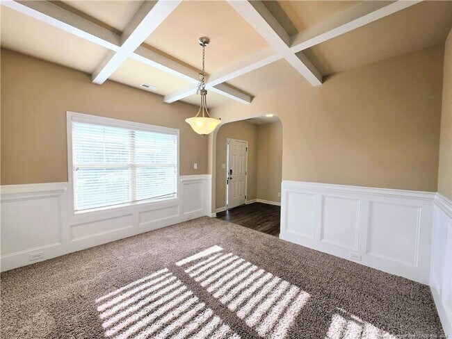 Foto del edificio - 389 Roanoke Dr