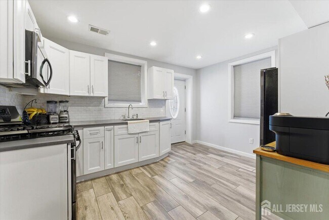 Foto del edificio - 316 Evergreen Ave