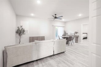 Building Photo - 2414 Penick Rd