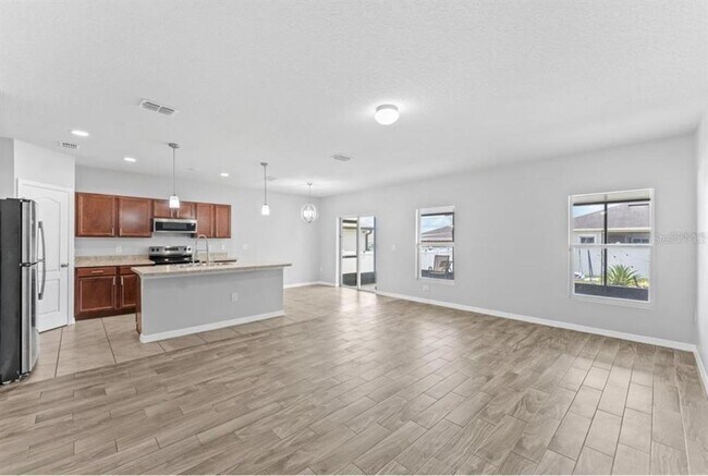 Foto del edificio - 237 Tanager St