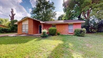 Building Photo - 130 Graylynn Dr