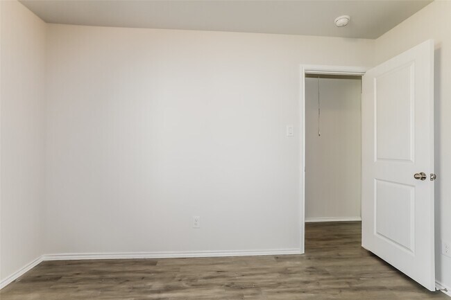 Building Photo - 212 Mouflon Dr