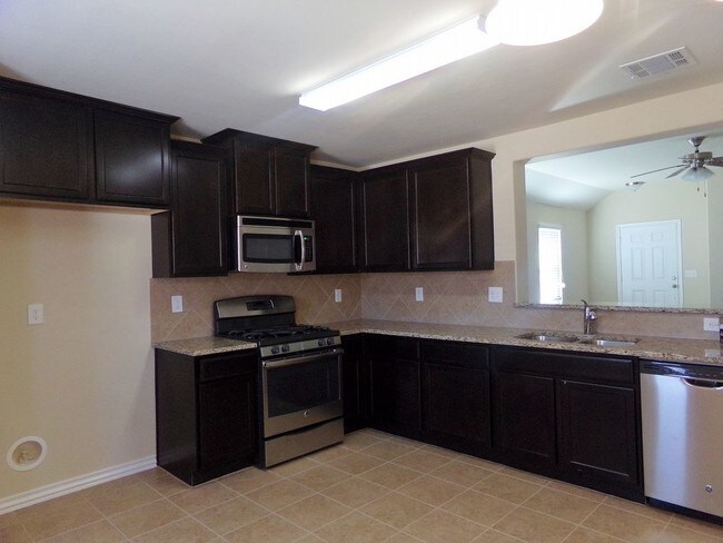 Building Photo - Awesome home in Deer Creek Schools.