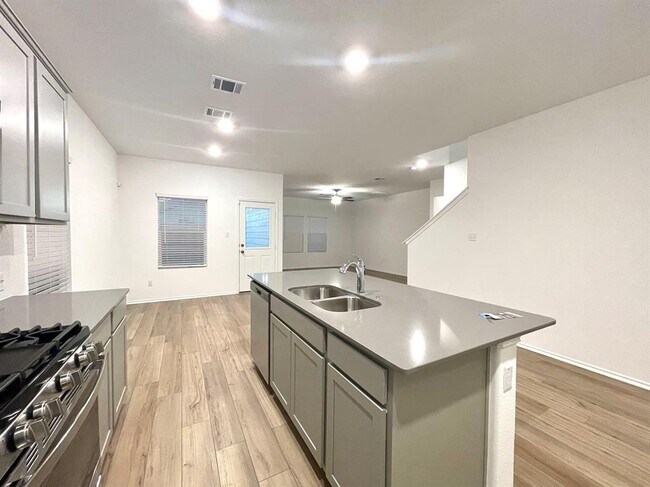 Foto del edificio - 433 Sebring Cir