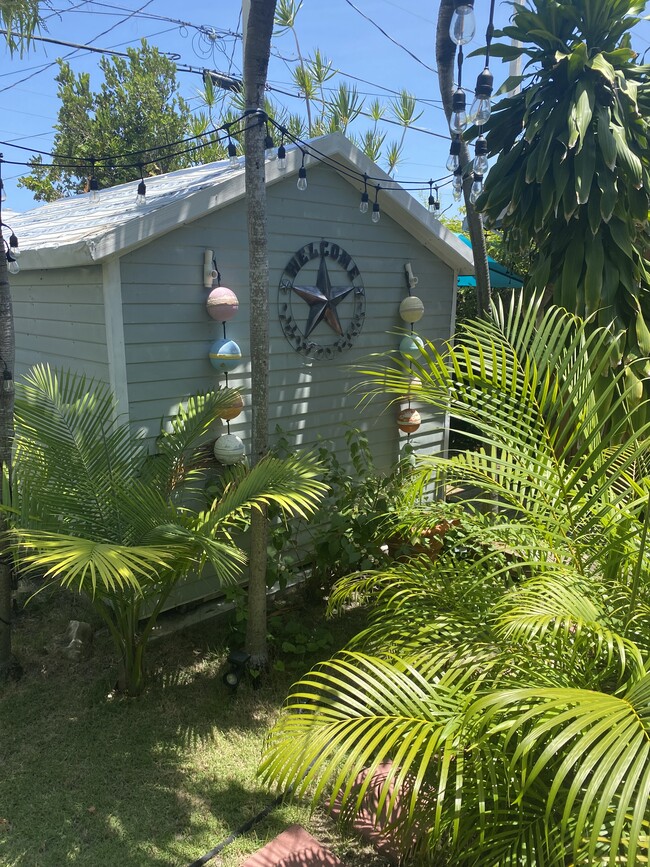 Private Studio Cottage - 3407 Eagle Ave