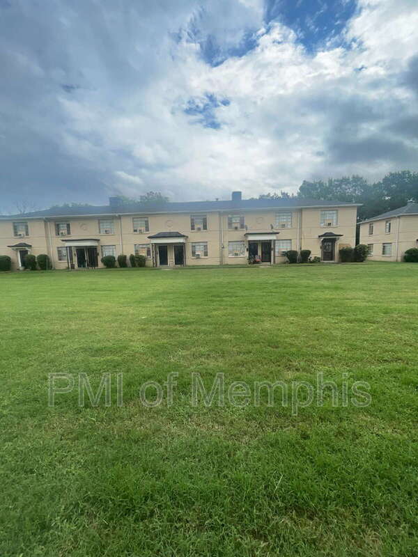 1919 S Parkway - 1919 S Parkway Apartment