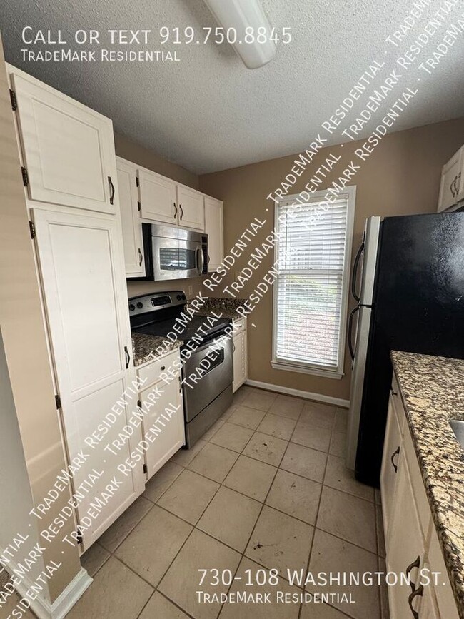 Building Photo - 2 bedroom 2 bath condo in Parkside Condos ...