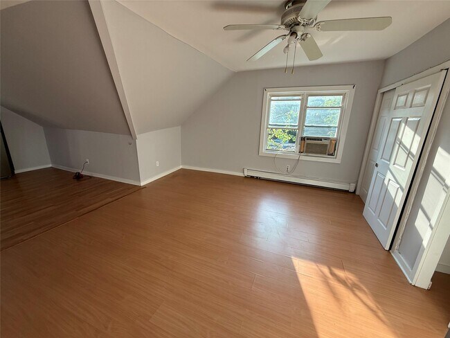 Foto del edificio - 364 Ashford Ave