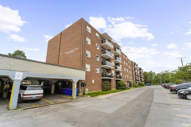 Photo du bâtiment - Town & Country Apartments