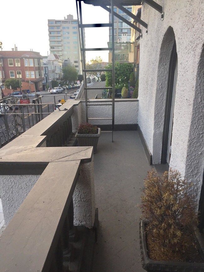 Foto del edificio - 1730 Jones St