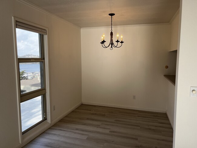 Building Photo - 366 Eden Roc Dr