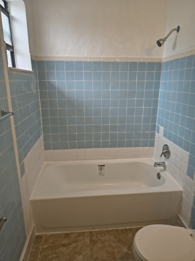 Foto del edificio - 1370 NE 153rd St