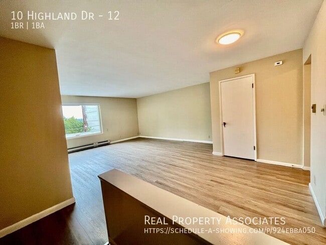 Building Photo - 10 Highland Dr