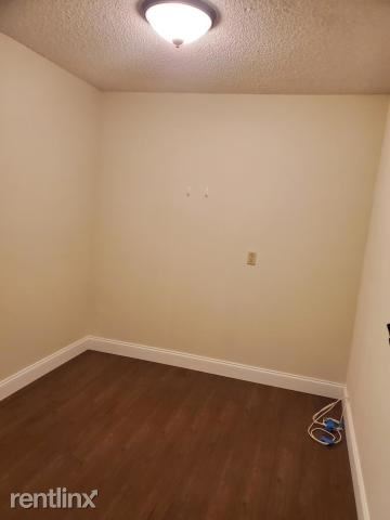 Building Photo - 3520 Whitehall Dr