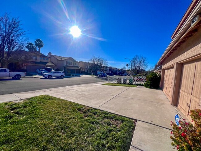 Building Photo - Large 4 bedroom Murrieta home with a loft ...