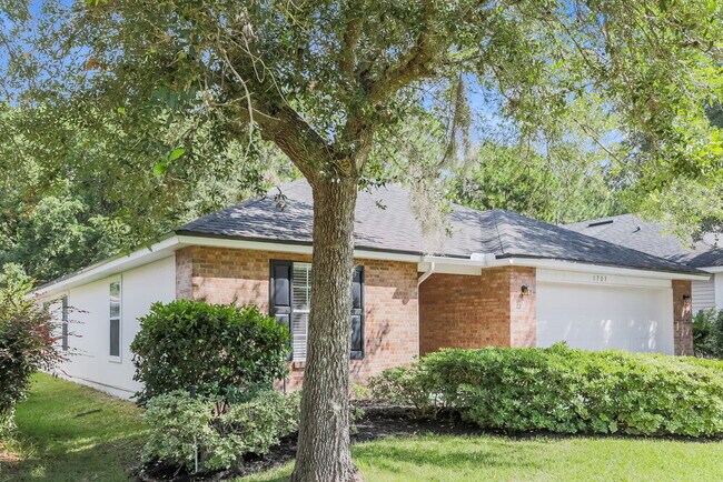 Foto del edificio - 1703 Canopy Oaks Dr