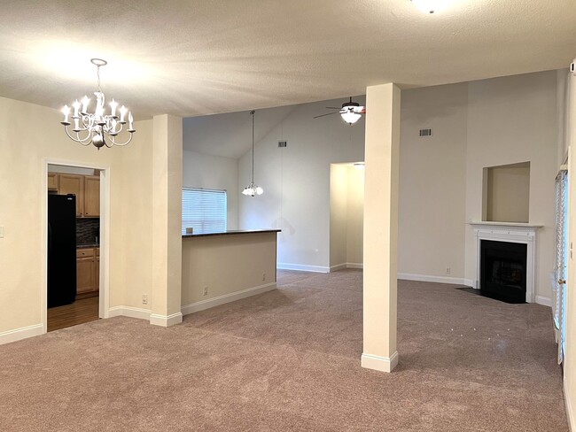 Building Photo - Minutes away from Geico, YKK and Downtown ...
