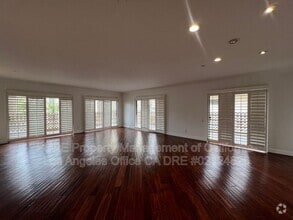 Building Photo - 512 Esplanade
