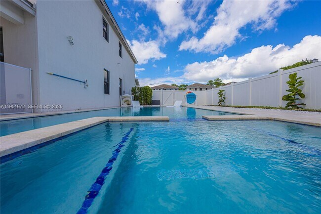 Foto del edificio - 7126 Rockwood Rd