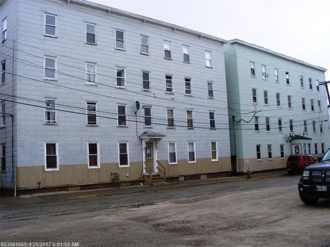 3 - 119 Oxford St