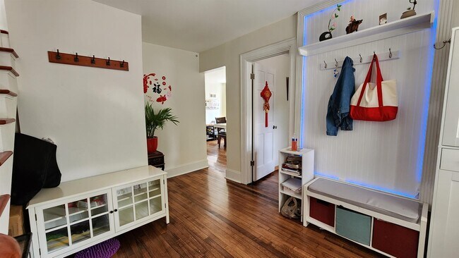 Foto del edificio - 513 S Brooks St