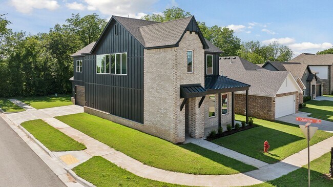 Foto del edificio - Welcome to this stunning new build in the desirable gated community of Broken Arrow, OK!