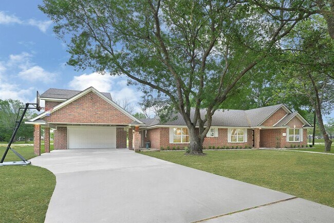 Foto del edificio - 14090 Waterview Dr