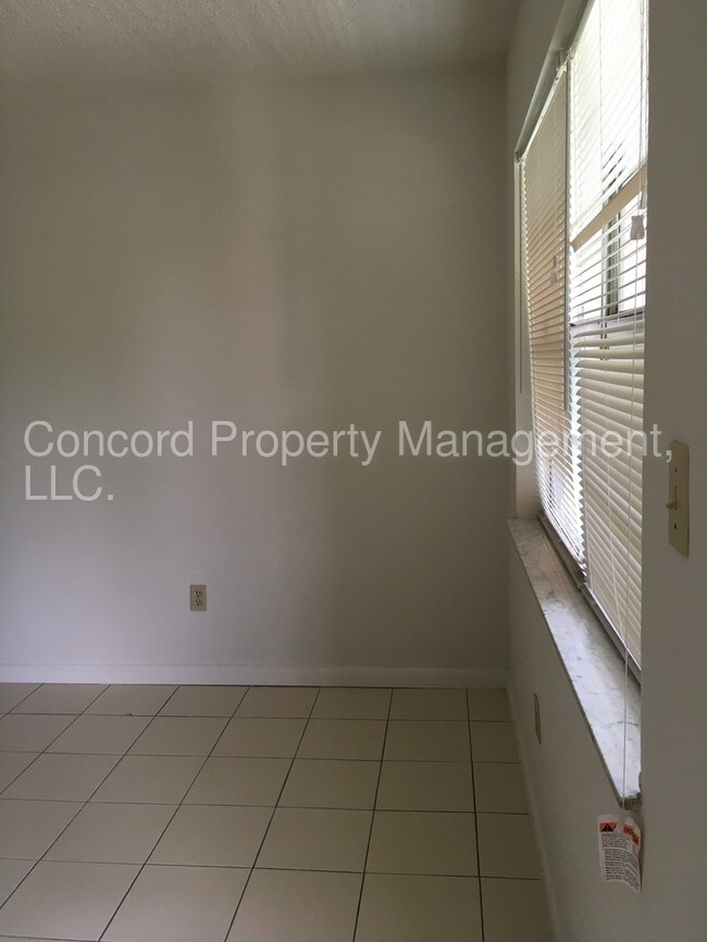 Building Photo - 1507 Argyle Dr