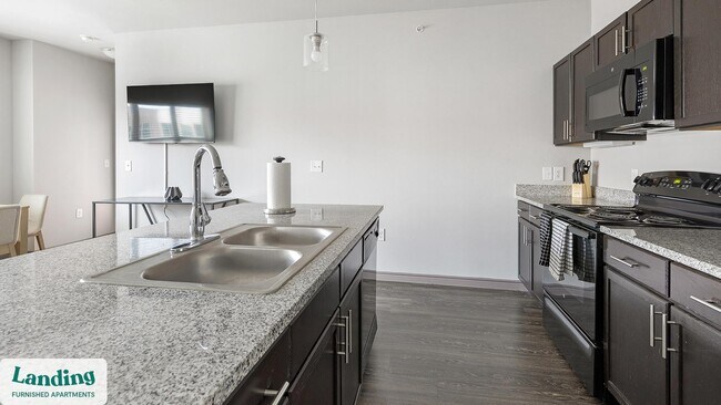 Foto del edificio - 650 S Main St