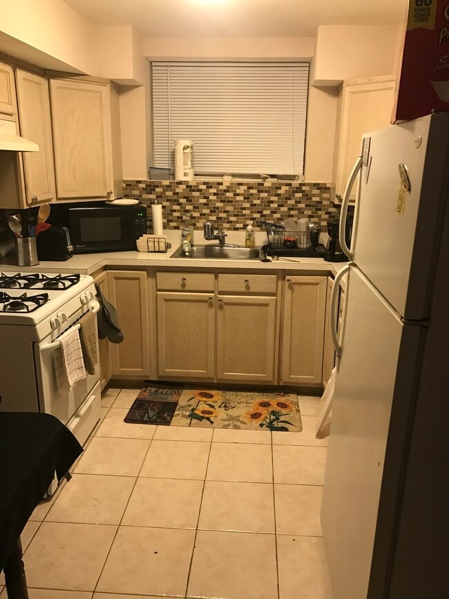 Building Photo - 735 Annadale Rd