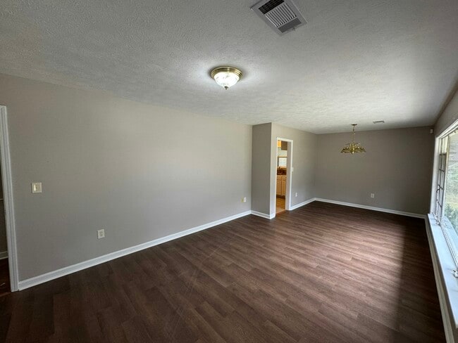 Photo - 140 Wildwood Cir House