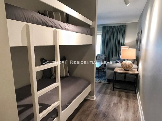 Foto del edificio - 13351 Johnson Beach Rd