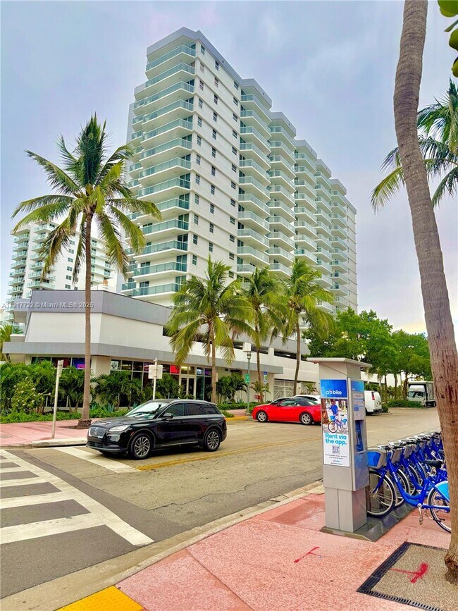 Foto del edificio - 2401 Collins Ave