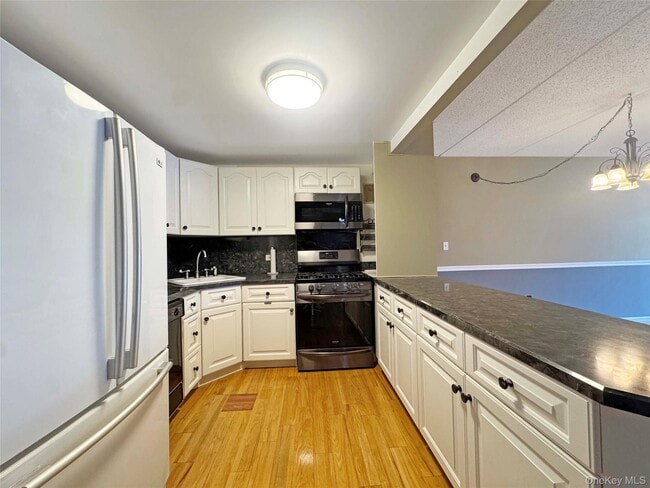 Building Photo - 777 N MacQuesten Pkwy