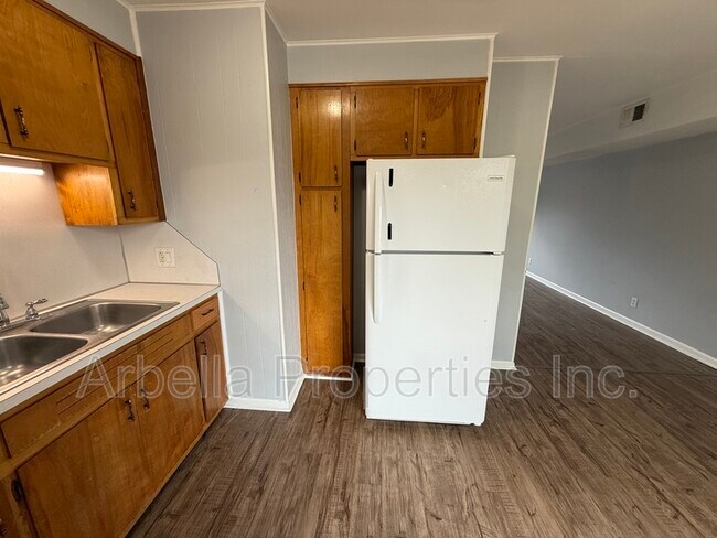 Foto del edificio - 1404 Bloomingdale Rd