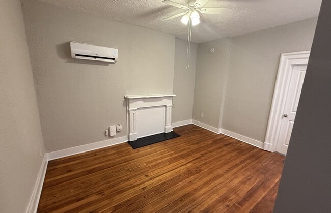 Building Photo - 2724 Jefferson Ave