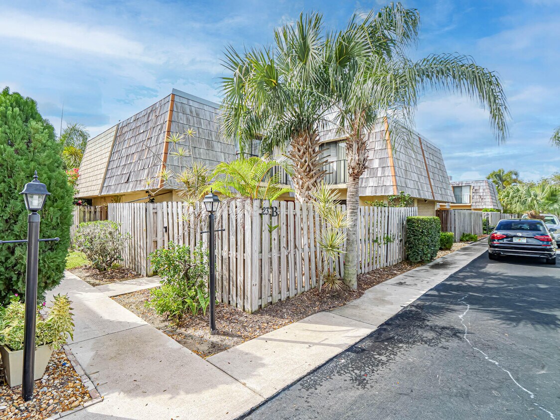 1170 6th Ave, Vero Beach, FL 32960 Townhome Rentals in Vero Beach FL