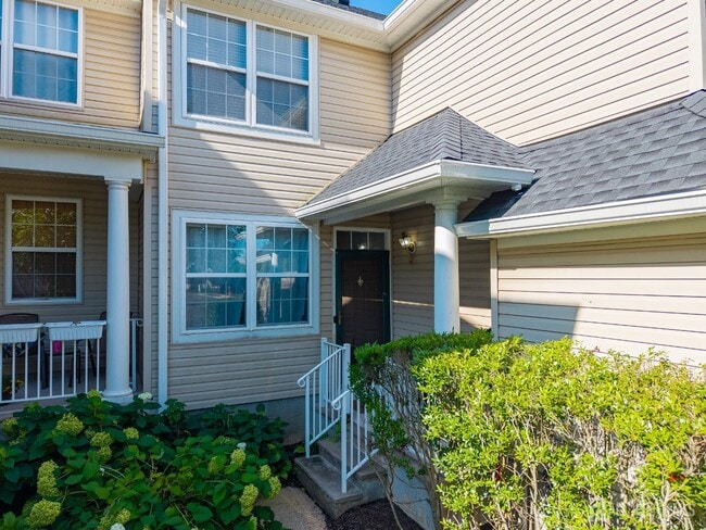 Building Photo - 12 Scarlet Oak Dr