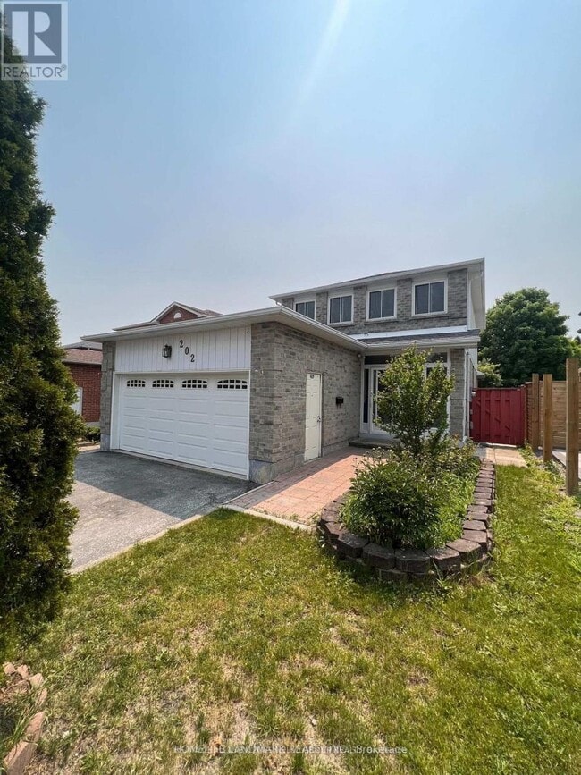 Building Photo - 202 Billings Crescent