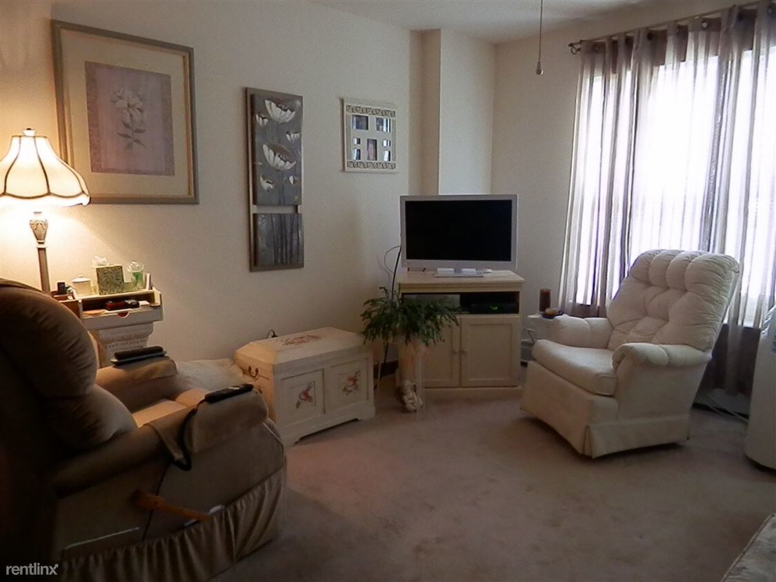 Foto principal - 353 S Plank Rd
