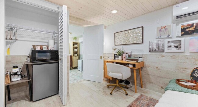 Foto del edificio - 33 Santana Dr