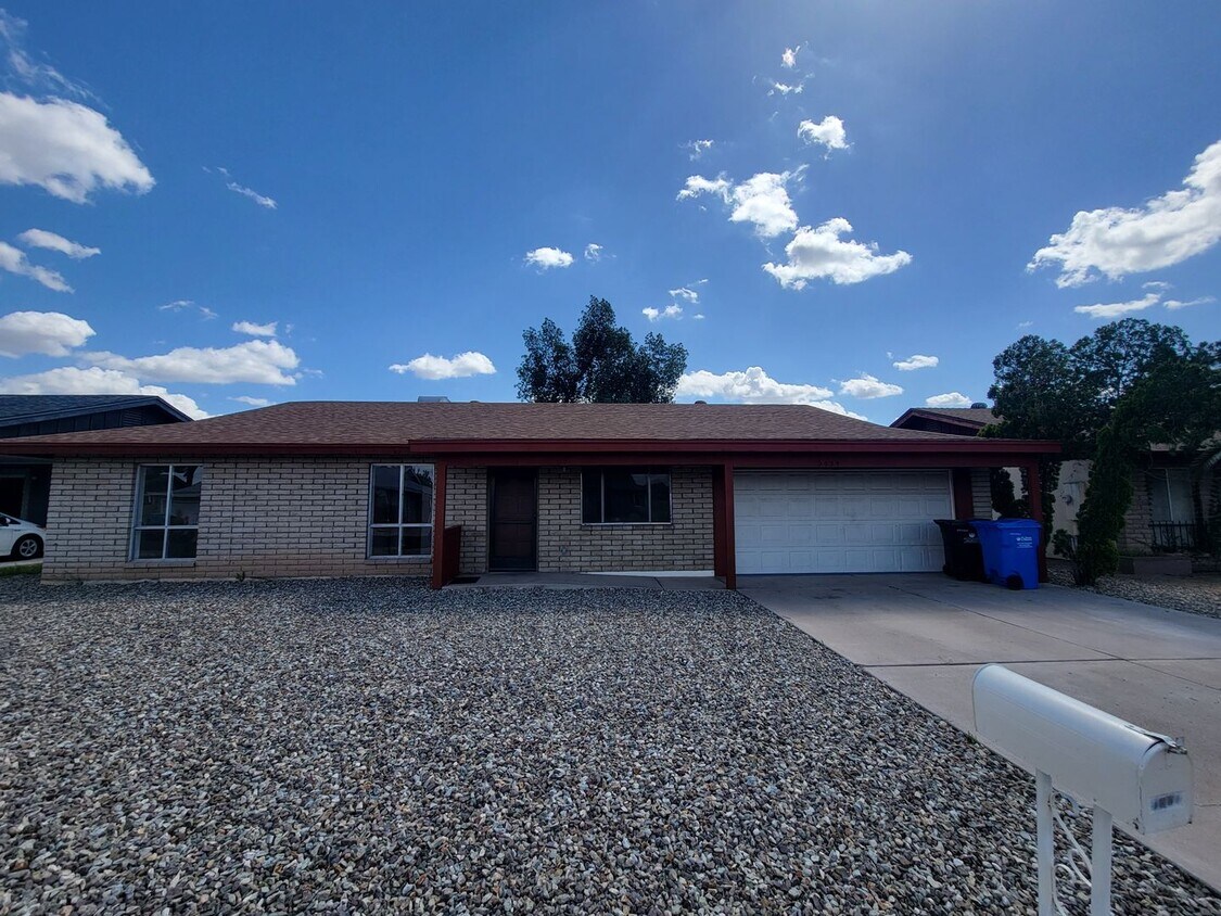 Primary Photo - 4+ Bedroom, North Phoenix