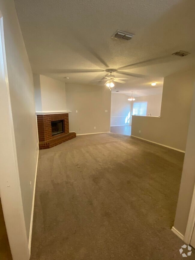 Building Photo - 6520 86th St