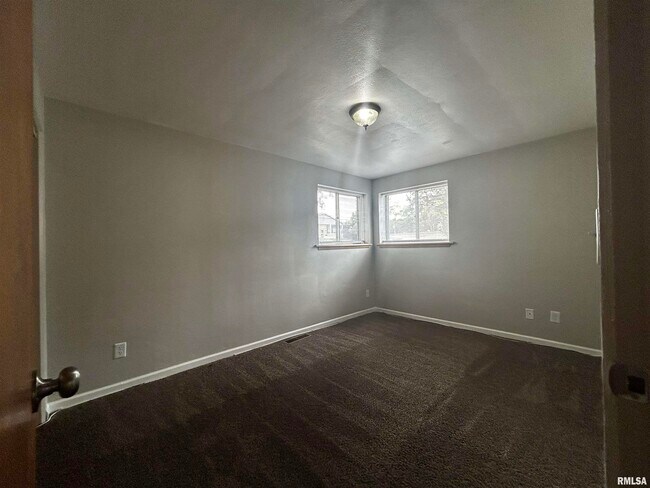 Foto del edificio - 2605 W Wardcliffe Dr