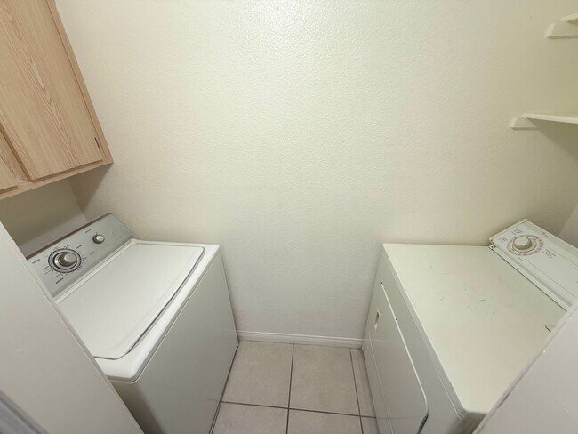 Building Photo - Spacious 1bed/1bath copndo on the 1st floor!